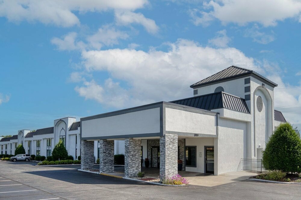 Baymont by Wyndham Greensboro/Coliseum