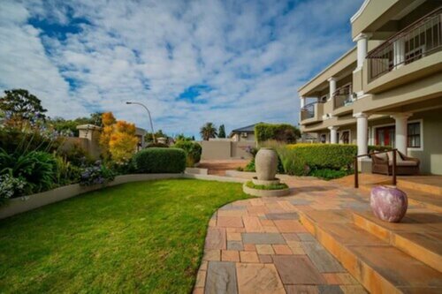 Mandyville Hotel, Book Pension Jeffreys Bay Route 62
