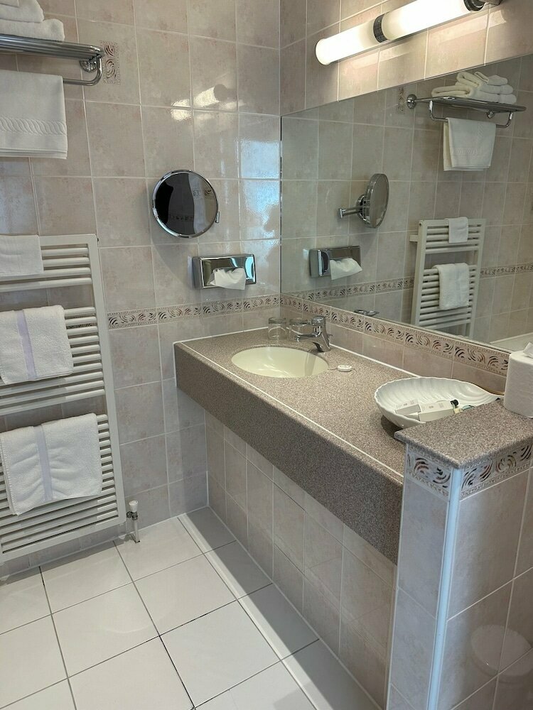 Regency Hotel
