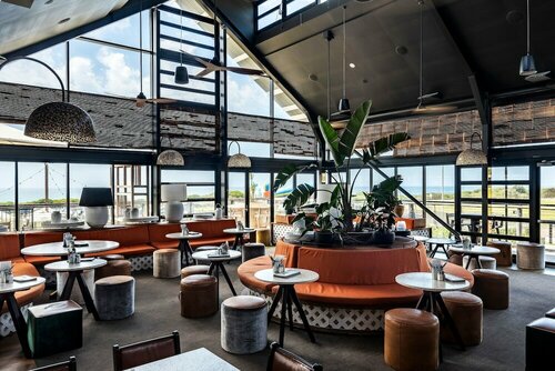 Caves Coastal Bar & Bungalows, Забронировать Отель Кейвс-Бич Лейк-Маккуори