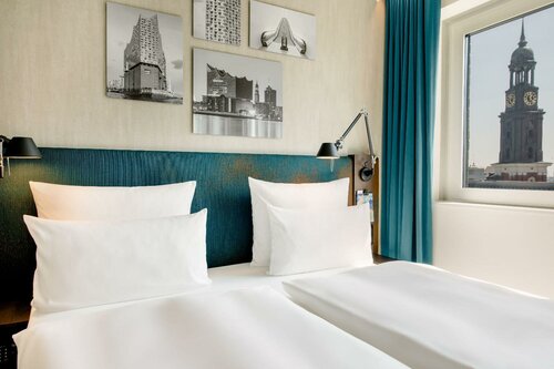 Motel One Hamburg am Michel, Забронировать Мотель Отели Гамбурга 3 звезды, рядом с Торгово-выставочный центр Гамбурга, 3*