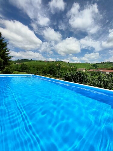 Cascina BELLONUOVO, Varaa Matkakoti Alba hotellit, joissa on uima-allas, Uima-allas