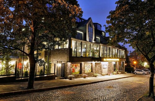 All Seasons Residence Design Hotel, Забронировать Отель Отели Софийской области с парковкой, рядом с Церковь Бояна, Парковка