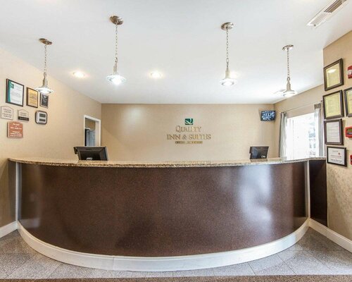 Quality Inn & Suites, Prenota Hotel Bremen 