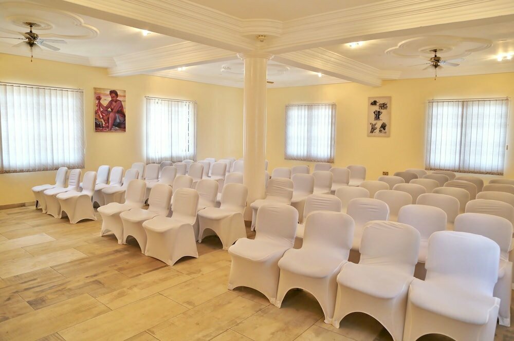 Eden Vale Hotel
