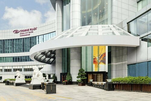 Crowne Plaza Zhuhai City Center by IHG, Забронировать Отель Отели Чжухай с бассейном, рядом с Shijingshan Park, Бассейн