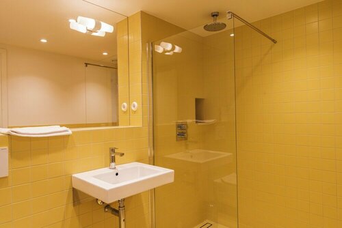 Trevarefabrikken, Rezervovat Hotel Henningsvaer Lofoten