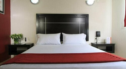 Hotel Estadio, Забронировать Отель Отели и гостиницы Гвадалахары, рядом с Jose Cuervo Express Train, Отель