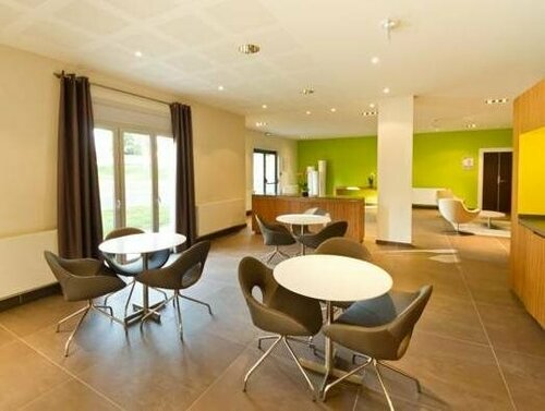 Villa Thermae Thonon-Les-Bains, Book Villa Hoteller i Rhône-Alps med parkering, Parkering