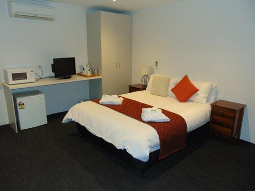 Walshs Hotel, Prenota Hotel Queanbeyan New South Wales