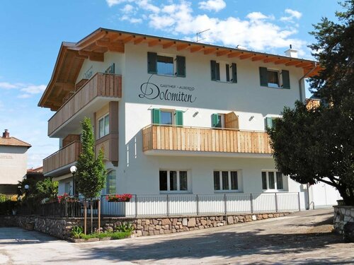 Guesthouse Dolomiten, Забронировать Отель Отели Энья с парковкой, Парковка