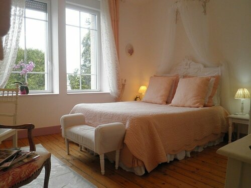 Château Bily, Book Pension  