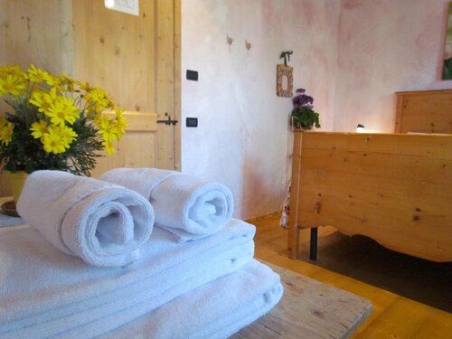 Agriturismo Le Noci, Забронировать Фермерский дом Отели Тарцо с парковкой, Парковка