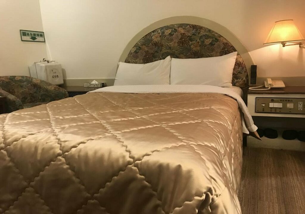 Good Hotel