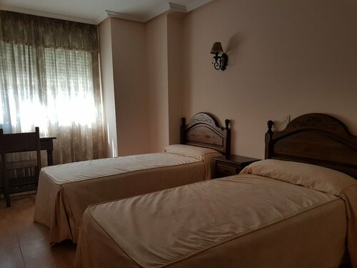 Hotel Rural Puerta de Caderechas, Забронировать Отель Онья Burgos Province