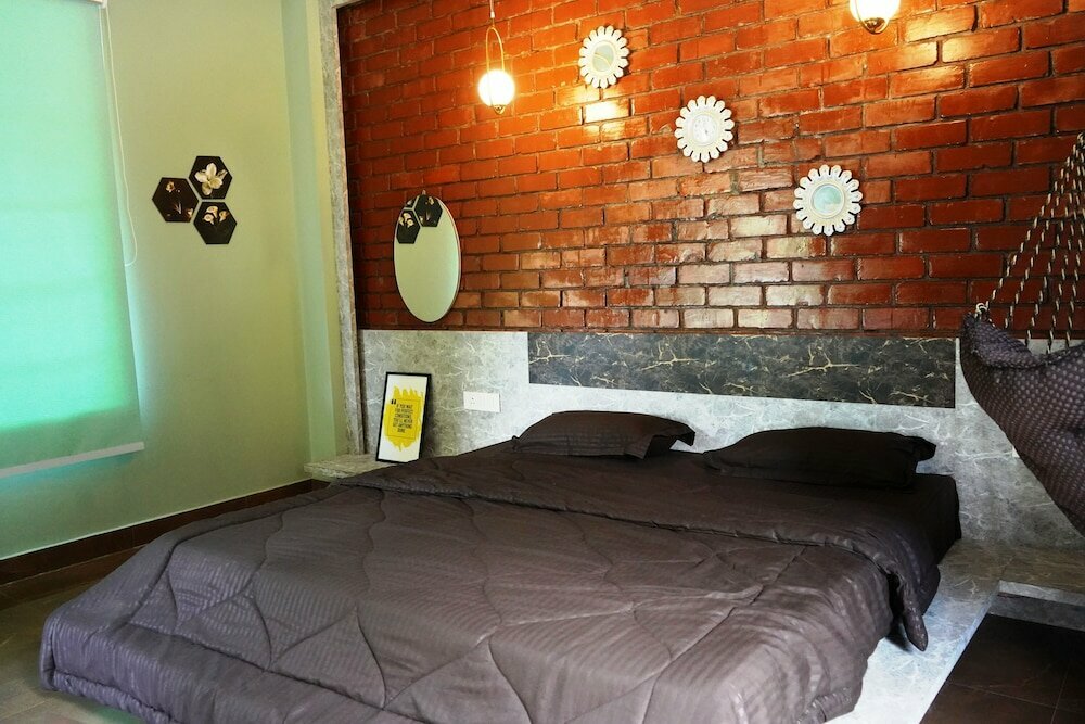 Kainaat - A Riverside Homestay