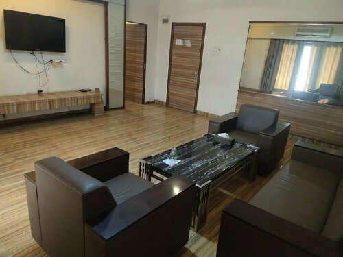 Hotel Praveen International, Забронировать Отель Уласснагар штат Махараштра