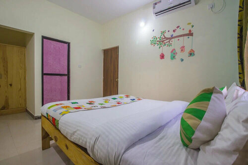 OYO 19350 Home Spacious 1BHK Candolim, Prenota Hotel Hotel a Goa con parcheggio, Parcheggio