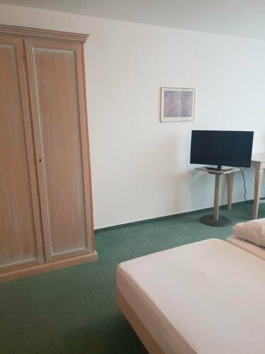 Hotel zur Altstadt, Забронировать Отель Люденшайд Зауэрланд, рядом с Музей радио и электричества Phaenomenta