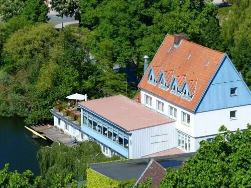 Restaurant und Hotel Zum Weissen Ross, จอง โรงแรม Moelln Lauenburg Lakes