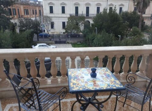 Dimora Charleston Lecce parcheggio privato in loco gratis, Забронировать Курортный отель Курортные отели Лечче, рядом с Площадь Дуомо, Курортный отель