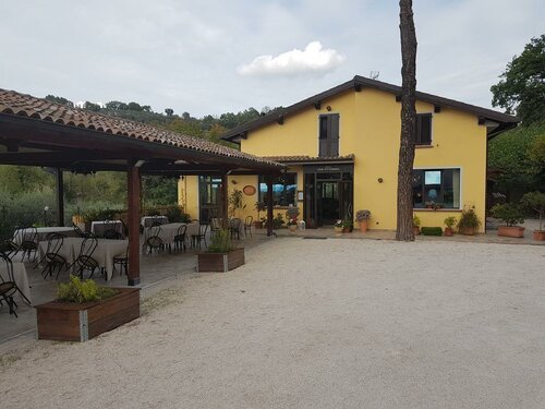 Hotel Ristorante Ponte San Vittorino, Book Hotel Hoteller i Assisi med parkering, Parkering