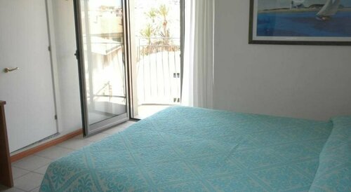 Hotel La Roccia, Забронировать Отель Отели Изумрудного берега с парковкой, Парковка