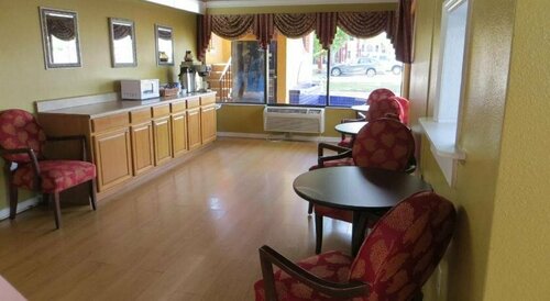 Red Roof Inn Kissimmee, FL, Забронировать Отель Киссимми Диснейуорлд Орландо, рядом с Курортный комплекс Give Kids The World Village