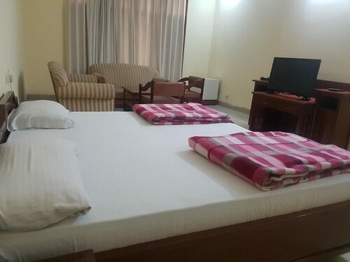 Hotel Park Inn, Забронировать Отель Отели Чандигарх с парковкой, Парковка