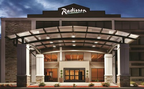 Radisson Hotel Charlotte Airport, Забронировать Отель Шарлотт Северная Каролина, рядом с Charlotte Post Newspaper