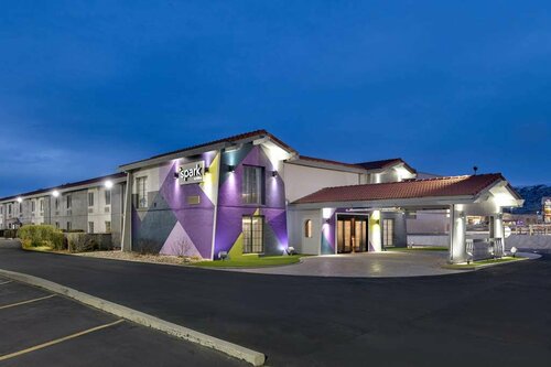 Spark by Hilton Rock Springs, Забронировать Мини-отель Мини-отели Вайоминга, Мини-отель