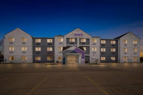 Spark by Hilton Moline Quad Cities, Book Hotel Moline 