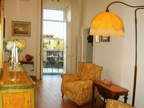 B&B Residenza Via Dei Mille, Book Bed and Breakfast Chiaia Napoli