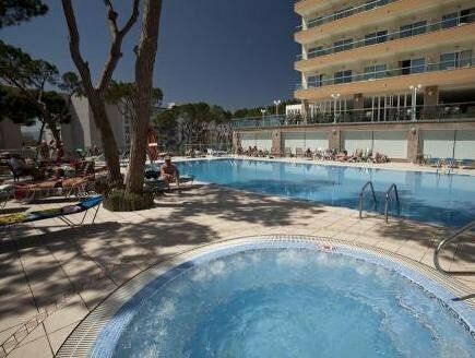 Hotel Las Vegas, Забронировать Отель Салоу Tarragonès