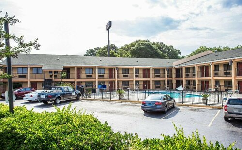 Rodeway Inn North Charleston - Ashley Phosphate, Забронировать Мини-отель Мини-отели Чарльстона, Мини-отель