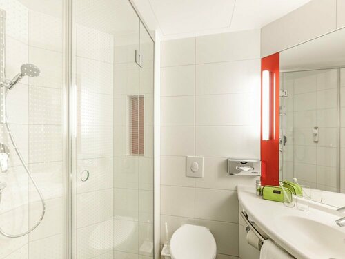Ibis Berlin Hauptbahnhof, Забронировать Отель Митте Берлин, рядом с Ведомство федерального канцлера Германии