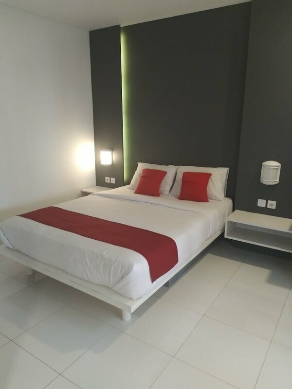 Poppies Senggigi Hostel