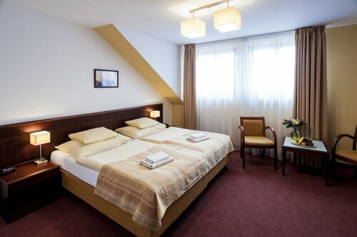Hotel Petr, Забронировать Отель Отели Праги 3 звезды, рядом с Бертрамка, 3*