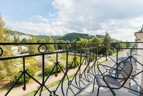 OREA Spa Hotel Palace Zvon Mariánské Lázně, Забронировать Курортный отель Мареанске-Лазне Карловарский край, рядом с Karolina's Spring