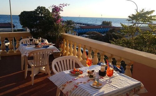 Hotel Italia, Book Hotel Massa Apuana coast