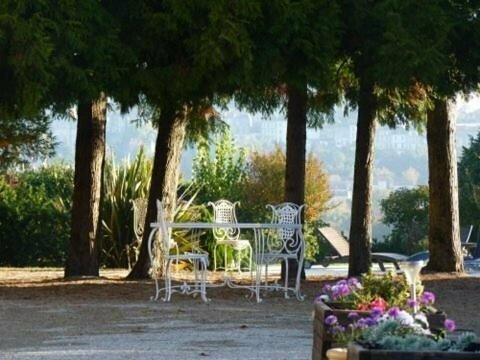 Chambres d'Hôtes de Champs Fleuri, Prenota Hotel Angoulême Charente