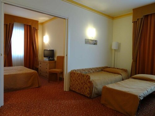 Hotel Roma, Забронировать Отель Отели в центре Чивидале-дель-Фриули с завтраком, отели в центре Чивидале-дель-Фриули с завтраком