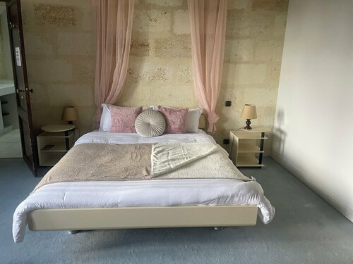 FSP Château Julie, Забронировать Отель Вирсак 