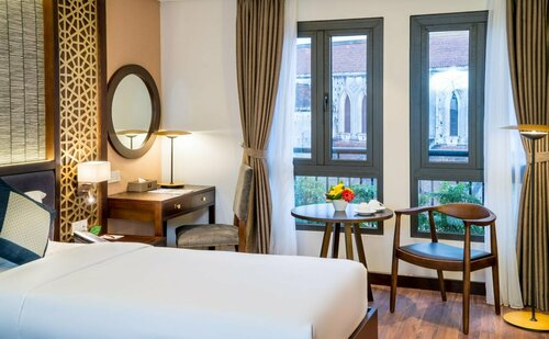 Conifer Grand Hotel, Забронировать Отель Хоанкием Ханой, рядом с Парк им. Ленина