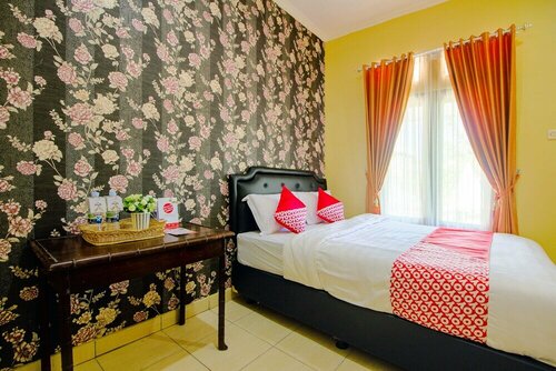 OYO 1533 The Paris Ocean, Boek Hotel Hotels en accommodaties in Parangtritis, Hotel