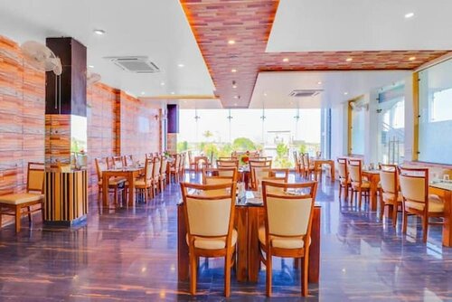 Hotel The Grand Bhavya Palace, Забронировать Отель Басти штат Уттар-Прадеш