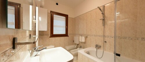 Buccara B&B Due Del Monte, Забронировать Отель «постель и завтрак» Отели Кормонс с парковкой, Парковка