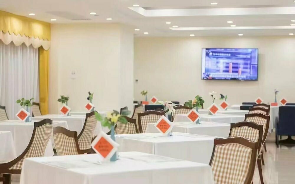 Jade Garden Hotel