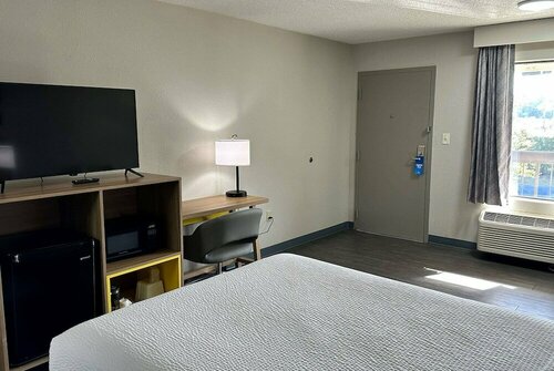 Days Inn by Wyndham Columbia NE Fort Jackson, Забронировать Мини-отель Мини-отели Южной Каролины, Мини-отель