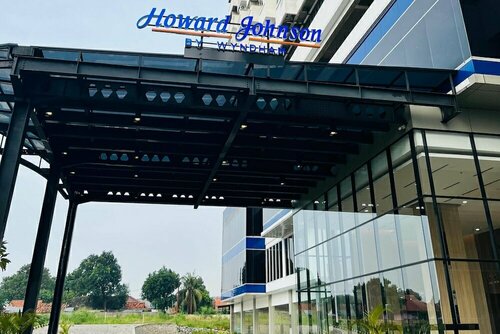 Howard Johnson By Wyndham Tangerang, Book Hostel Hostels in Tangerang, near Grand Serpong Mall, Hostel